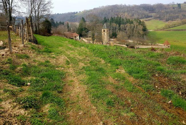 Semur vers eglise vallee ok